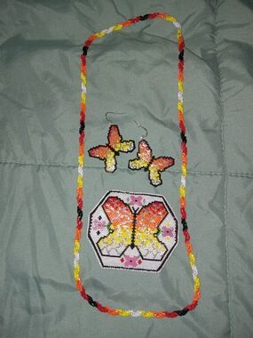 Beaded Butterfly Necklace and Earrings Set - Multicolor